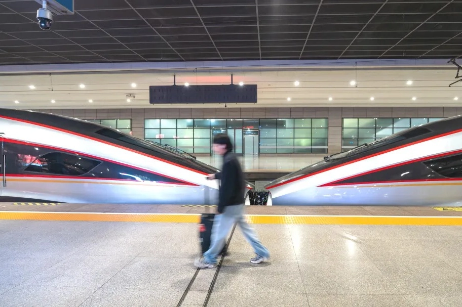 俄罗斯研学团走进东宁校园沉浸式体验中国端午民俗