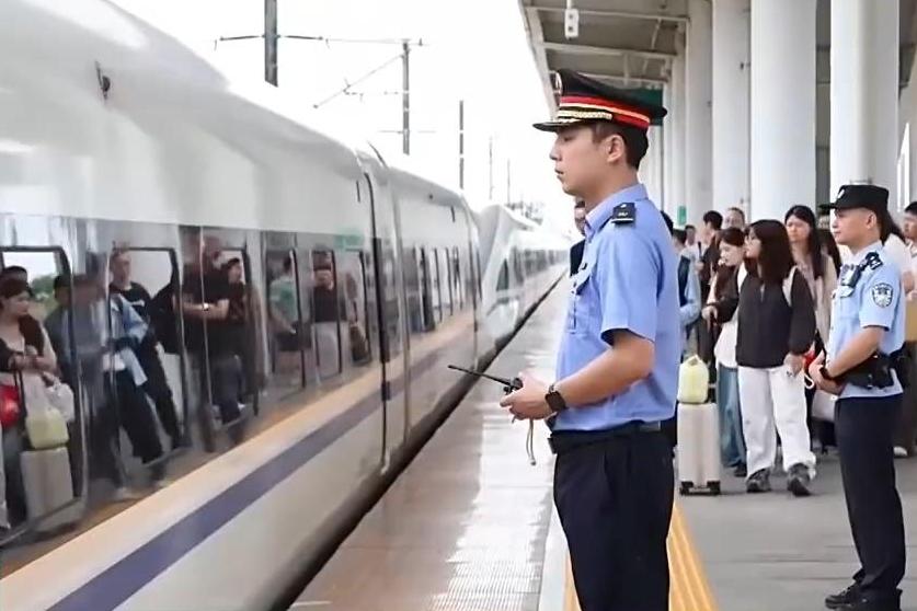 伊能静谈与刘亦菲友情