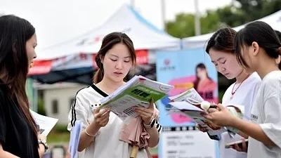 访火箭军某旅“导弹发射先锋营”：“大国长剑”砺刃者